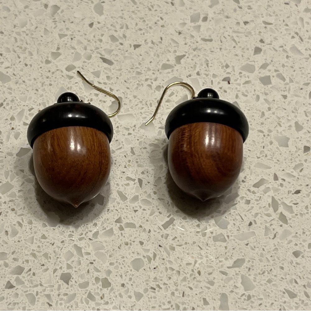 Creative Acorn-Shaped wood Earrings That Open Up - Picture 7 of 12